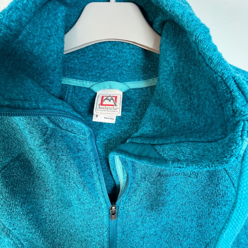 Avalanche Full Zip Jacket sz S Small Outdoor Activities Ski Skate Athleisure